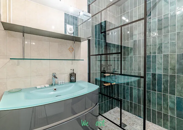 Wehost - Sejour Tout Confort Pour 6 Personnes A Montmartre * Paris
